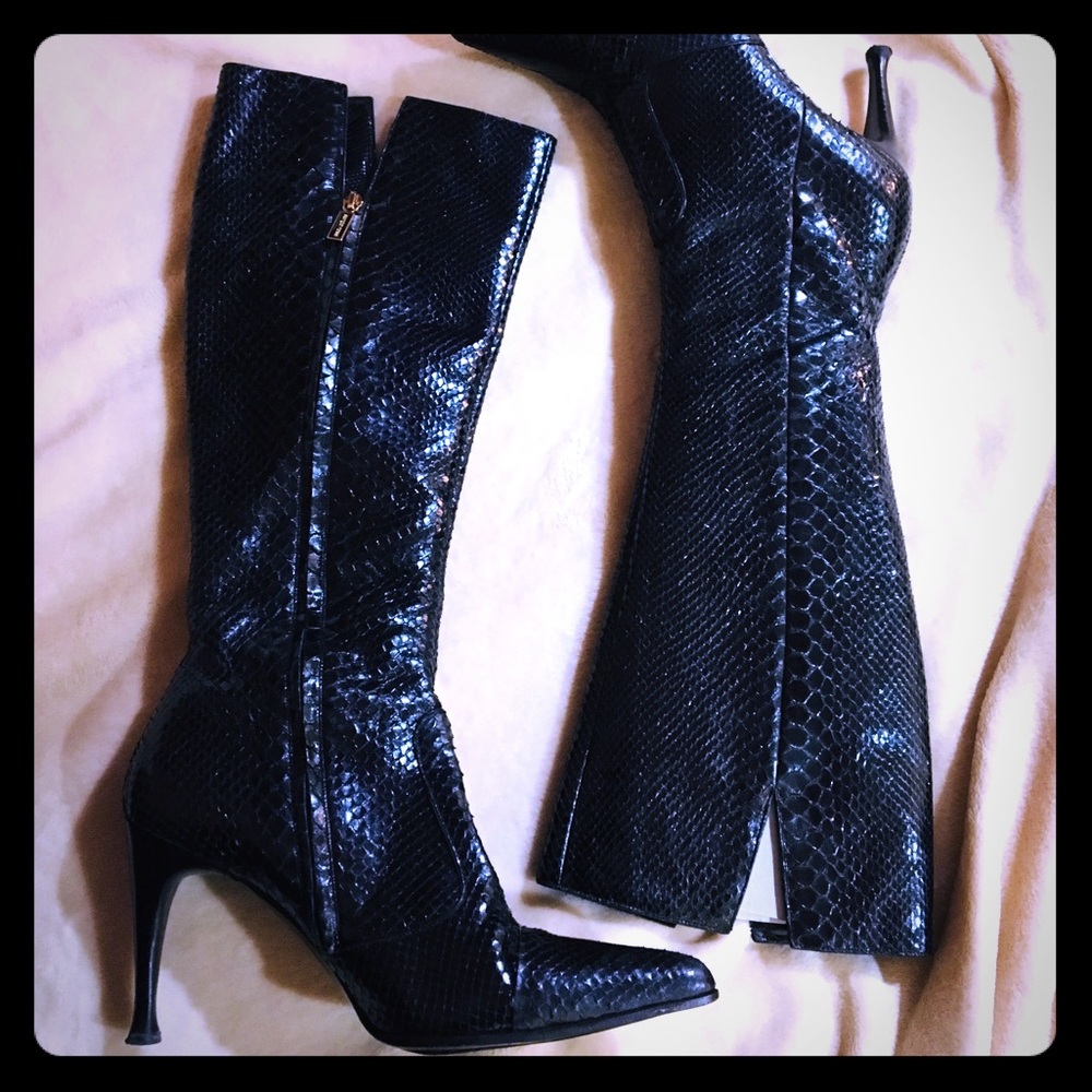$2000-Rare find 🔥Vintage Exotic  Sergio Rossi Python Tall boots